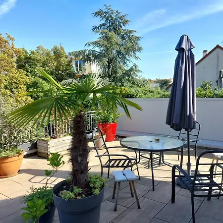 Chambre Avec Mezzanine Dans Une Maison D'Artiste Rueil-Malmaison Exterior photo