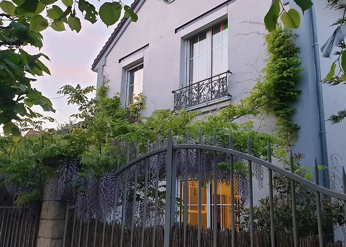 Chambre Avec Mezzanine Dans Une Maison D\'Artiste